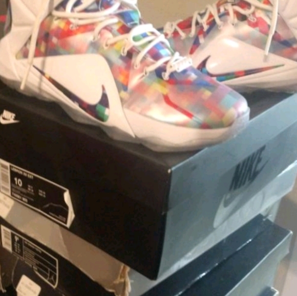 LeBron XII Fruity Pebbles size 10